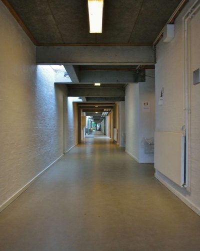 Der skelnes mellem to typer af fravær: lovligt og ulovligt fravær