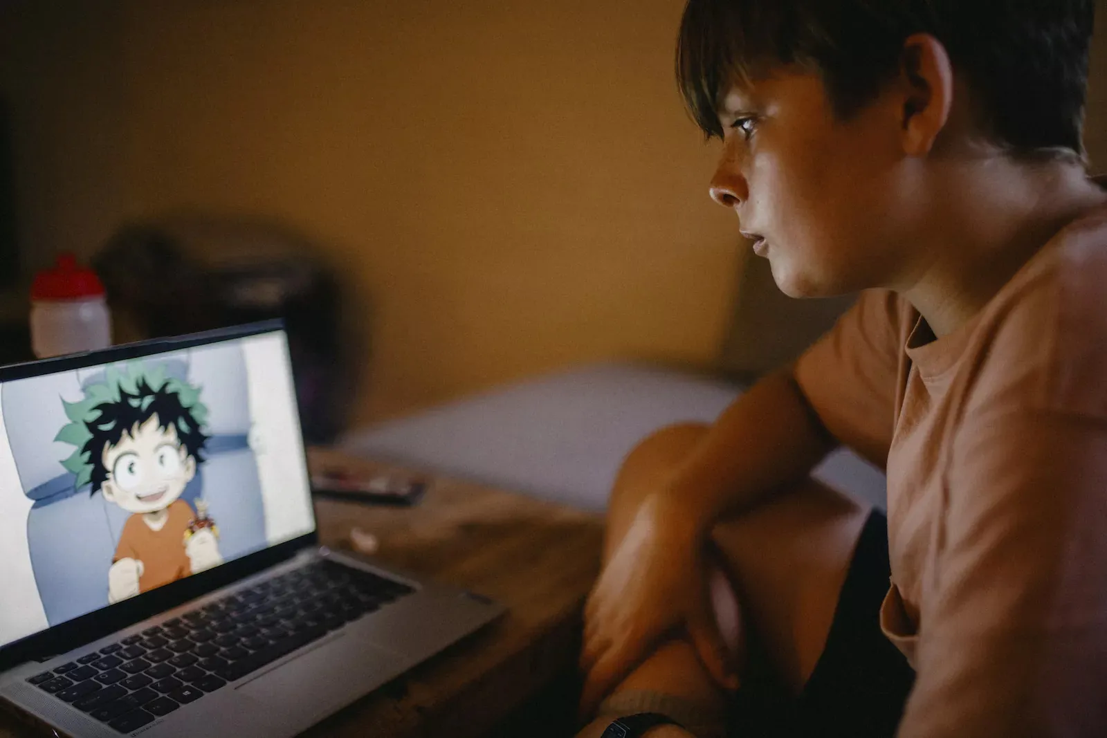 Dreng ser YouTube